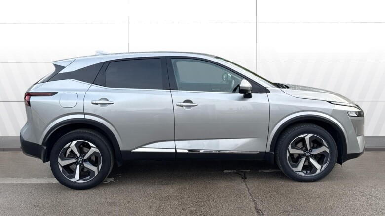 Nissan Qashqai 1.3 DiG-T MH 158 N-Connecta 5dr Xtronic Petrol Hatchback